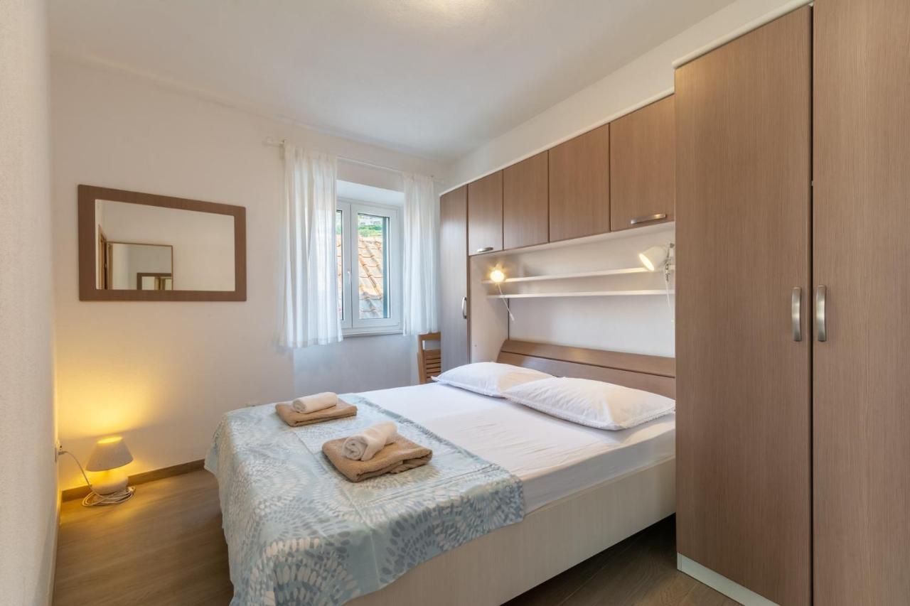 Apartments Sonja Pucisca Εξωτερικό φωτογραφία