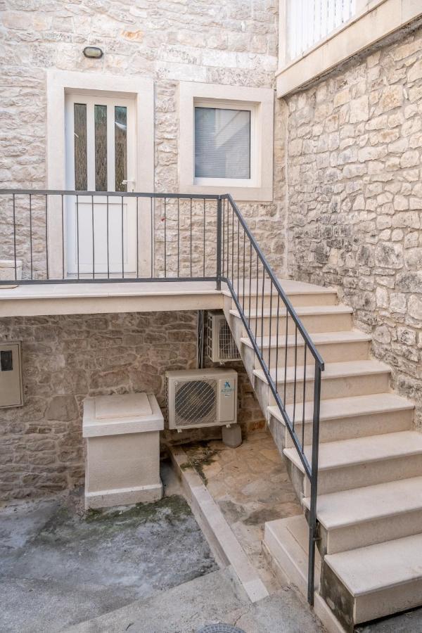 Apartments Sonja Pucisca Εξωτερικό φωτογραφία