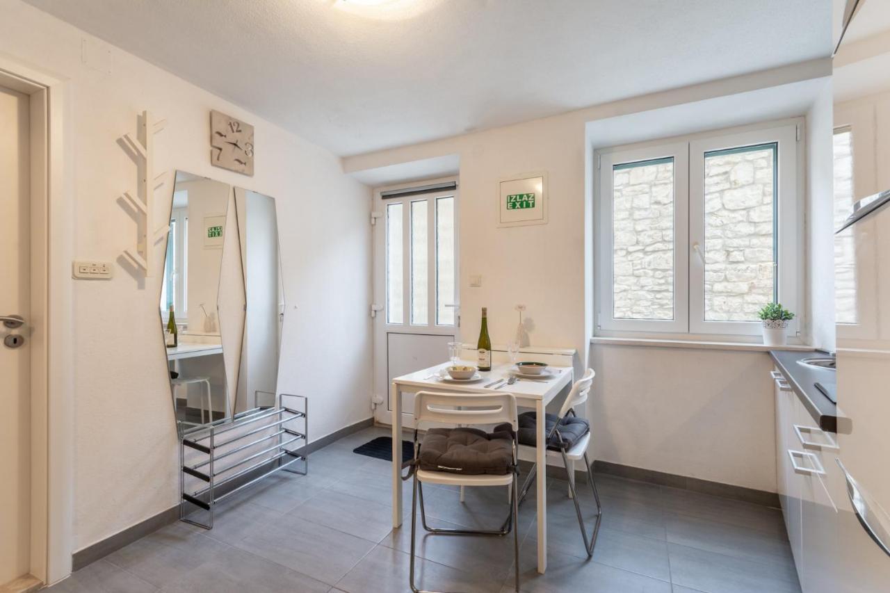 Apartments Sonja Pucisca Εξωτερικό φωτογραφία