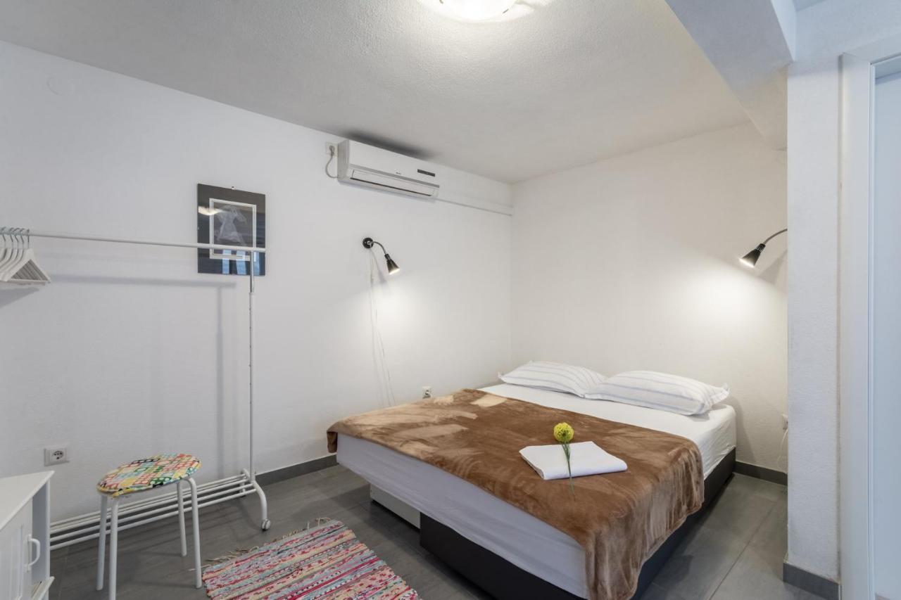 Apartments Sonja Pucisca Εξωτερικό φωτογραφία