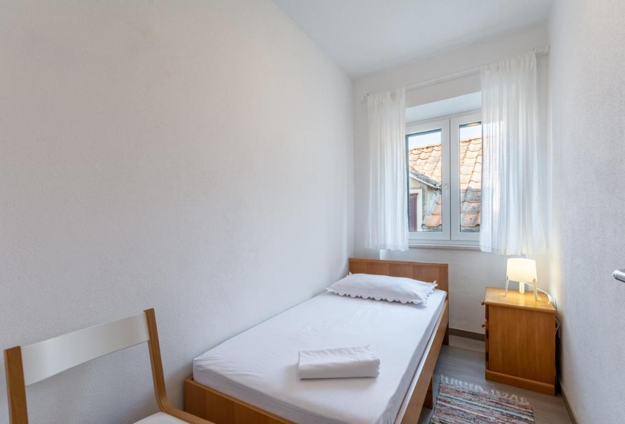 Apartments Sonja Pucisca Εξωτερικό φωτογραφία