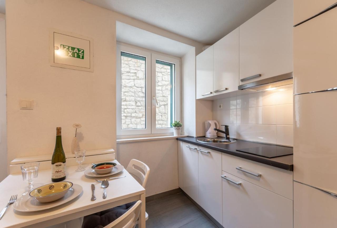 Apartments Sonja Pucisca Εξωτερικό φωτογραφία