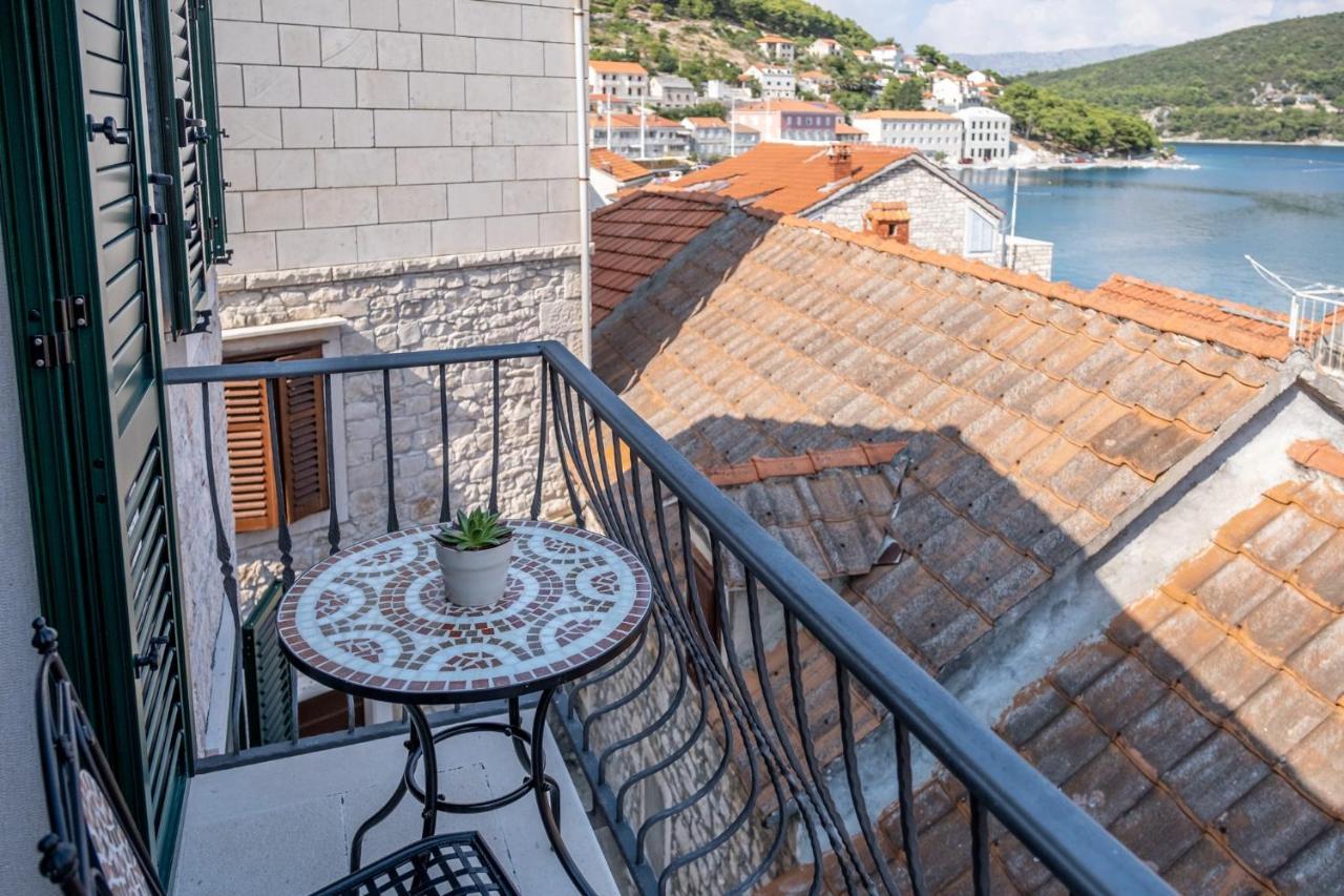 Apartments Sonja Pucisca Εξωτερικό φωτογραφία