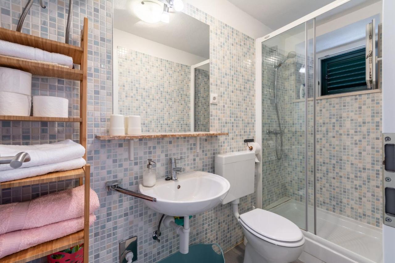 Apartments Sonja Pucisca Εξωτερικό φωτογραφία