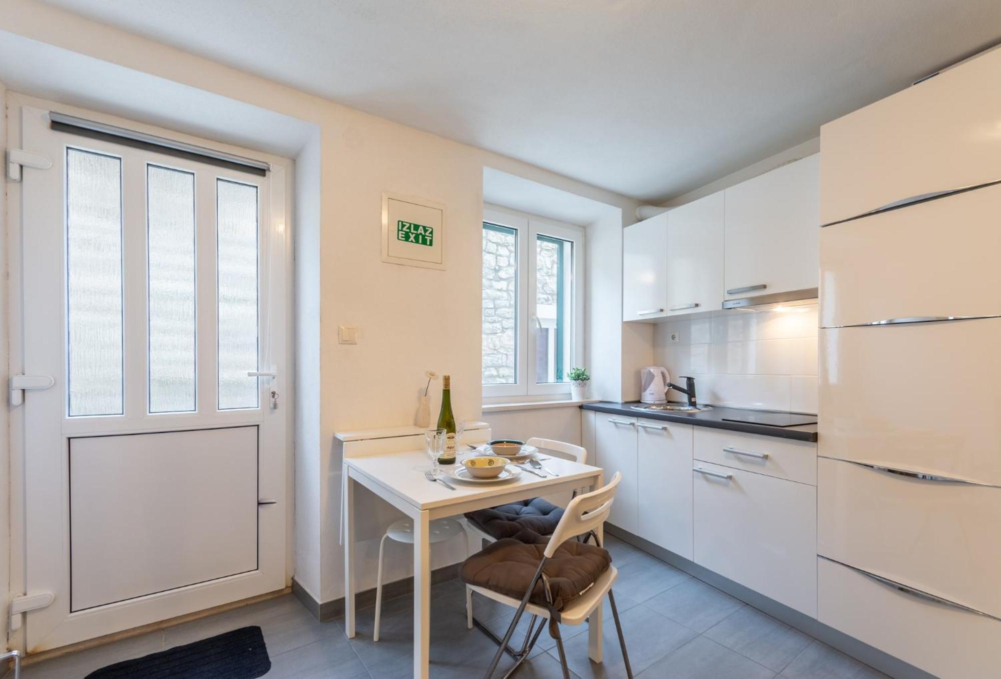 Apartments Sonja Pucisca Δωμάτιο φωτογραφία